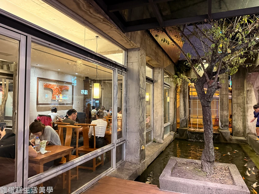 【花蓮食記】王記茶舖人文茶堂(中山店) - 花蓮版春水堂，珍珠奶茶奶味很香濃