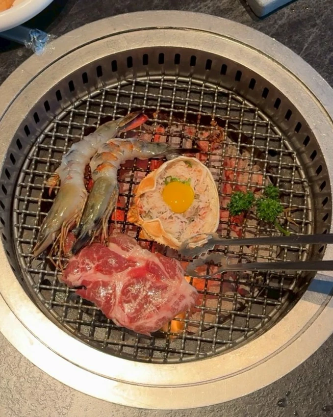 1928燒肉總鋪｜高雄最美夕陽的海景燒肉店，超浮誇海鮮食材一次滿足!!!