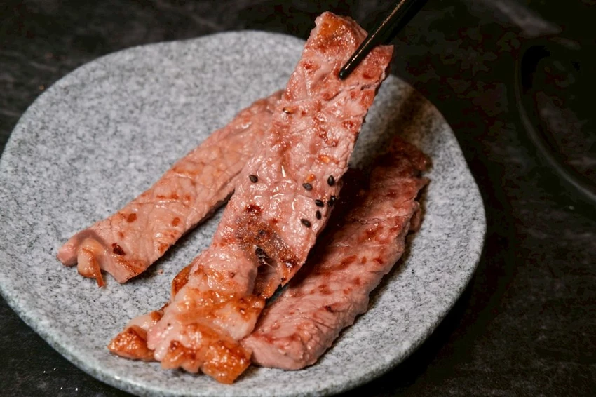 1928燒肉總鋪｜高雄最美夕陽的海景燒肉店，超浮誇海鮮食材一次滿足!!!