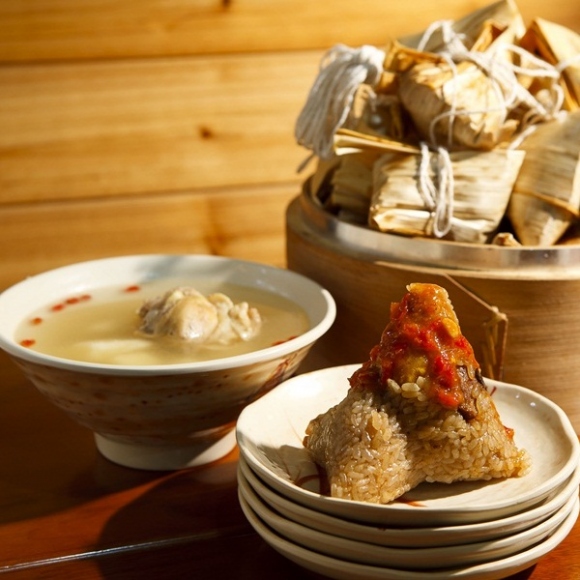 窩客島小編帶我玩石門 劉家肉粽必吃