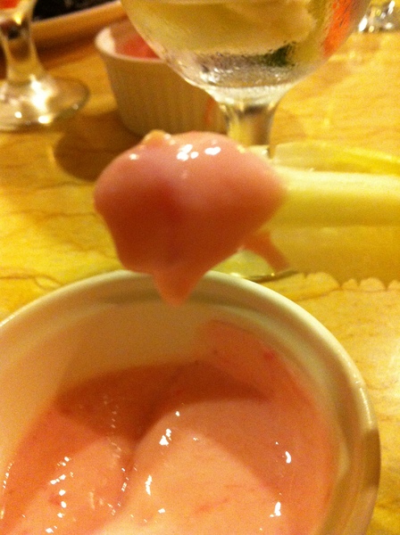 woodstone 木石餐廳：吃到飽的義大利麵PIZZA及炸物不錯~但~挑嘴朋友應該不會愛~