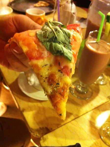 woodstone 木石餐廳：吃到飽的義大利麵PIZZA及炸物不錯~但~挑嘴朋友應該不會愛~