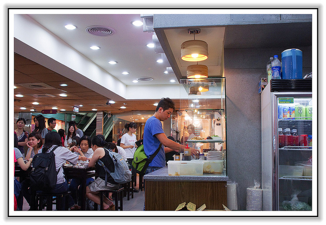 ＜食記＞東區平價巷弄美食： 皮薄餡多 小心湯汁爆口-東區紫琳　