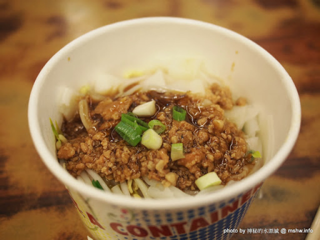 【食記】人客滿滿的風城小吃 @ 新竹東區 大成街麵攤 【食記】人客滿滿的風城小吃 @ 新竹東區 大成街麵攤