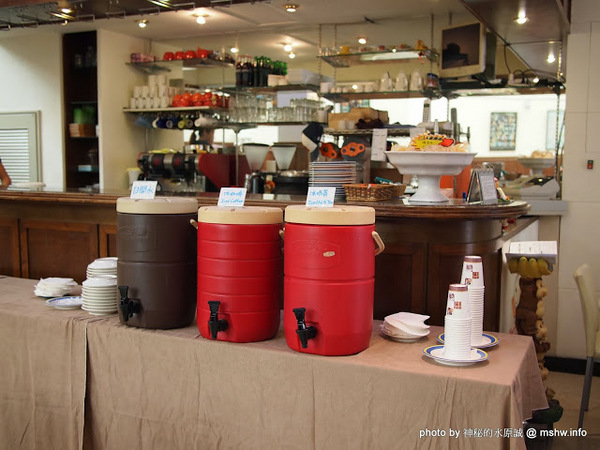 Yummy Cafe：【食記】鴨子湖畔聊爆肝 @ 新竹香山-中華大學-Yummy Cafe-兩講學堂