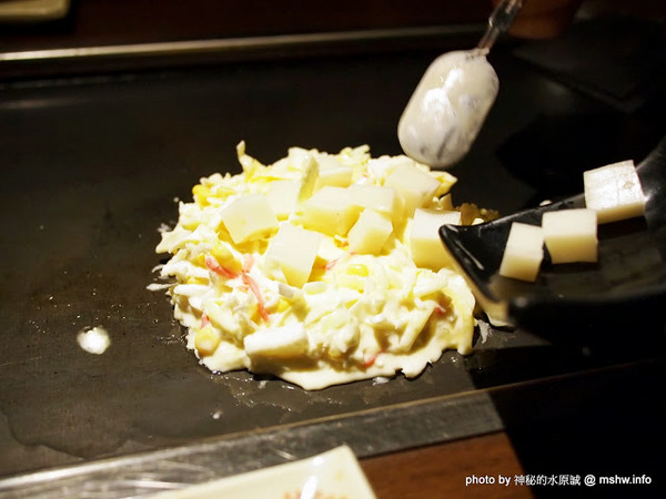 月島文字燒(台中店)：【食記】味道一般,DIY免服務費的大阪燒物店 @ 台中西屯-逢甲夜市-月島文字燒-台中店