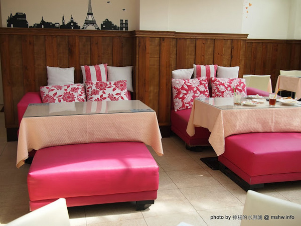 Yummy Cafe：【食記】鴨子湖畔聊爆肝 @ 新竹香山-中華大學-Yummy Cafe-兩講學堂