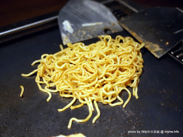 月島文字燒(台中店)：【食記】味道一般,DIY免服務費的大阪燒物店 @ 台中西屯-逢甲夜市-月島文字燒-台中店