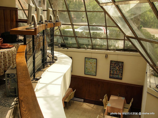 Yummy Cafe：【食記】鴨子湖畔聊爆肝 @ 新竹香山-中華大學-Yummy Cafe-兩講學堂