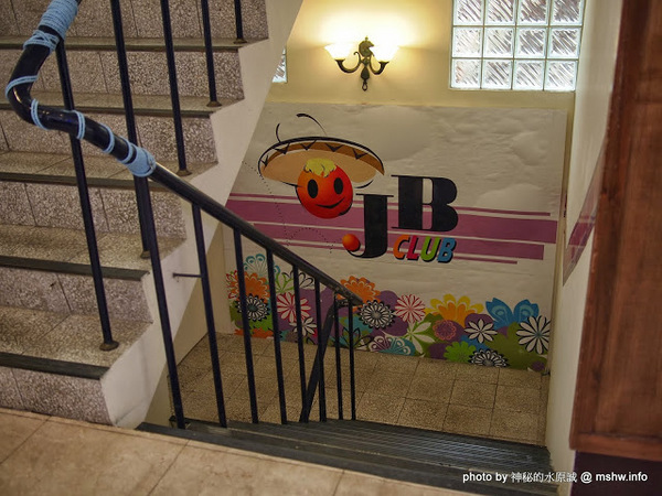 Yummy Cafe：【食記】鴨子湖畔聊爆肝 @ 新竹香山-中華大學-Yummy Cafe-兩講學堂