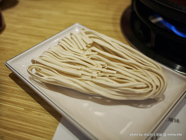 劉一鍋迷你火鍋：【食記】DIY的樂趣？重慶麻辣風的味味一品鍋 @ 台中西屯-劉一鍋台灣迷你石頭鍋