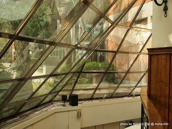 Yummy Cafe：【食記】鴨子湖畔聊爆肝 @ 新竹香山-中華大學-Yummy Cafe-兩講學堂