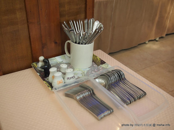 Yummy Cafe：【食記】鴨子湖畔聊爆肝 @ 新竹香山-中華大學-Yummy Cafe-兩講學堂