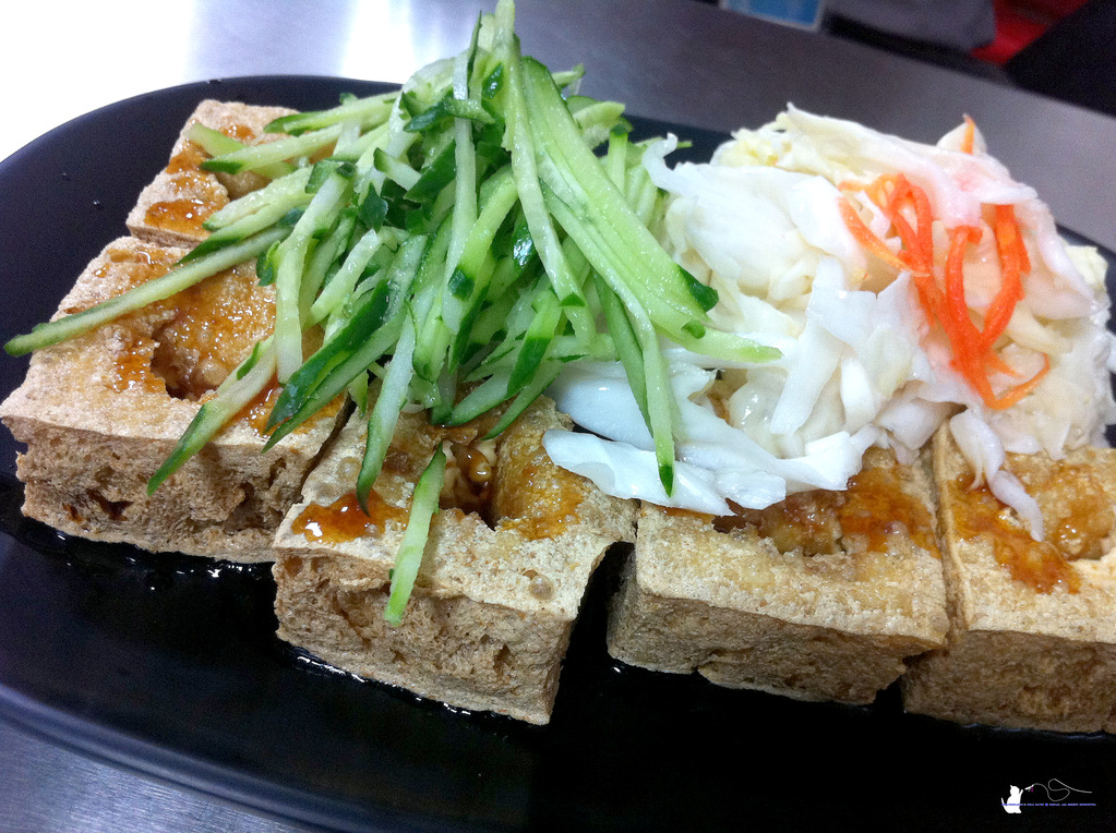 [食記] 台中 南區 || 非常香 臭豆腐 & 麵線糊 || 彌補被大埔傷害的心靈創傷>口<