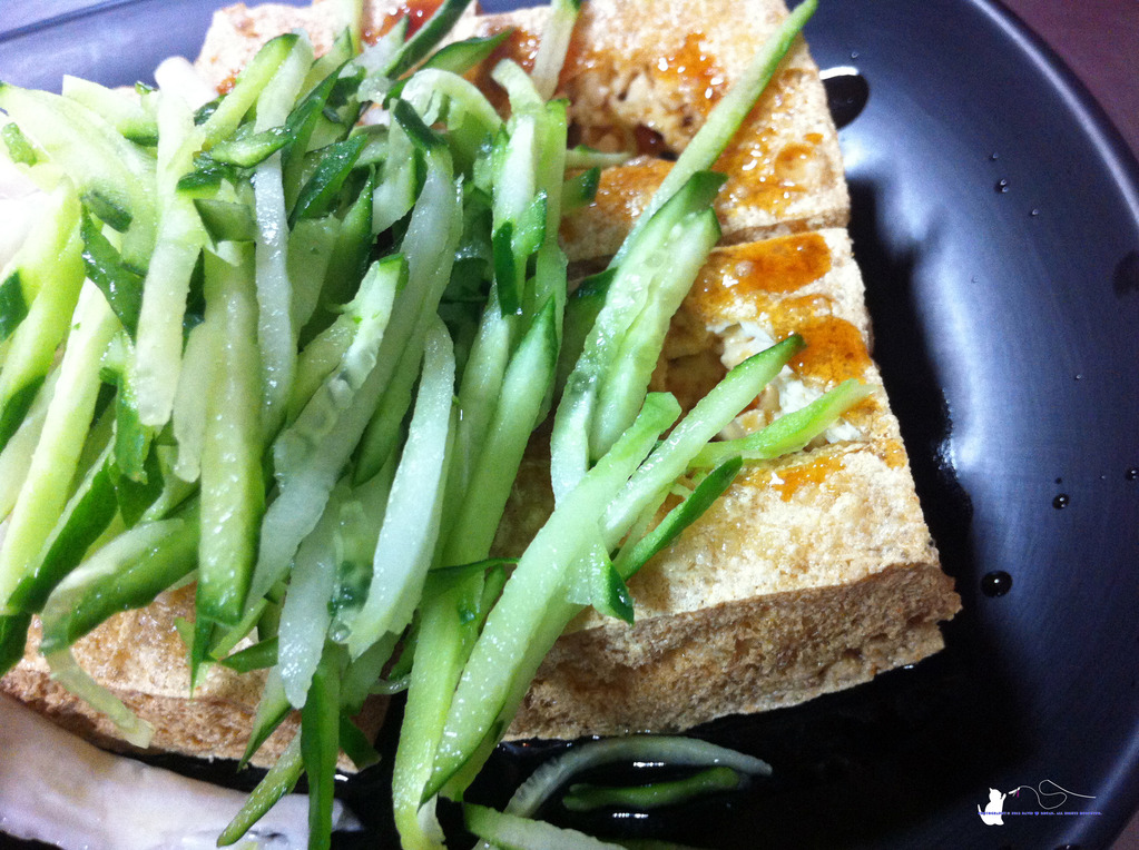 [食記] 台中 南區 || 非常香 臭豆腐 & 麵線糊 || 彌補被大埔傷害的心靈創傷>口<