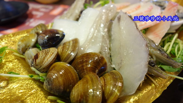 板橋站。皇璽北海道昆布鍋。超大份量的平價火鍋新選擇。絕對讓你吃到飽飽飽