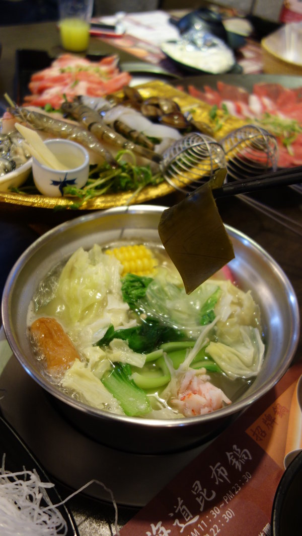 板橋站。皇璽北海道昆布鍋。超大份量的平價火鍋新選擇。絕對讓你吃到飽飽飽