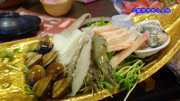 板橋站。皇璽北海道昆布鍋。超大份量的平價火鍋新選擇。絕對讓你吃到飽飽飽