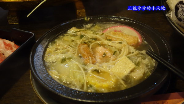 板橋站。皇璽北海道昆布鍋。超大份量的平價火鍋新選擇。絕對讓你吃到飽飽飽