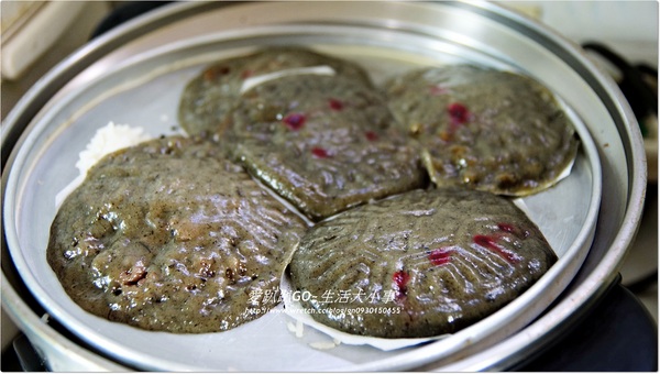 小烏龜草仔粿:【宅配/食記】傳統手作~讓我們來吃吃不同的草仔粿 小烏龜草仔粿:【宅配/食記】傳統手作~讓我們來吃吃不同的草仔粿