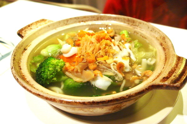 新竹美食周記(七)--東方軒(芙洛麗飯店)--最in的中餐廳--夢幻教堂現身&&&加映好口碑有質感的yummy中餐廳