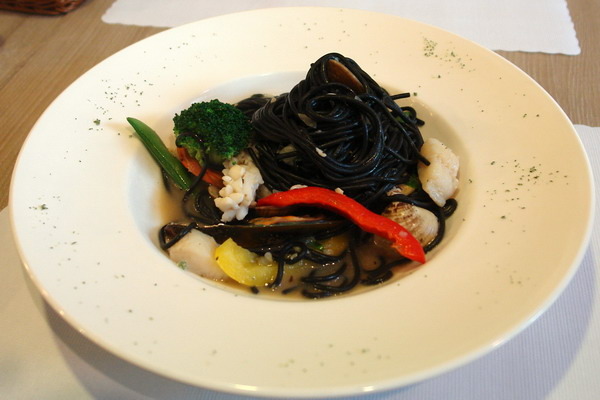 新竹美食周記(四)--papas burger&新光水月&莫凡彼