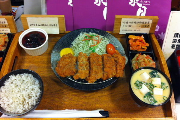 新竹美食周記(四)--papas burger&新光水月&莫凡彼