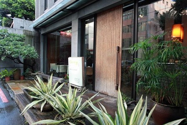 新竹美食周記(七)--東方軒(芙洛麗飯店)--最in的中餐廳--夢幻教堂現身&&&加映好口碑有質感的yummy中餐廳