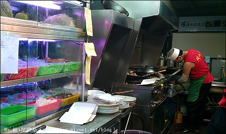 阿山哥快炒：［新北中和］南勢角仁愛街．阿山哥快炒店．60塊的平價炒飯