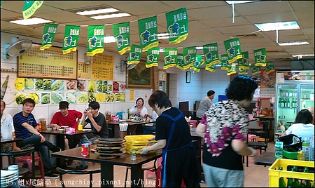 阿山哥快炒：［新北中和］南勢角仁愛街．阿山哥快炒店．60塊的平價炒飯