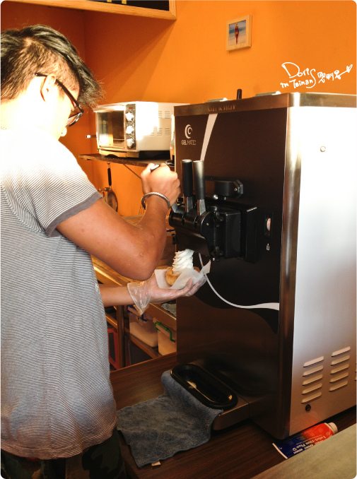 台南♥食│赤崁樓旁巷內的熱帶風【椰子樹coconut Tree-椰殼霜淇淋】