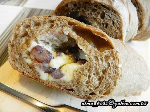 【桃園~ Black Sheep黑羊加州火烤餐廳】氣氛佳‧餐前麵包口感優