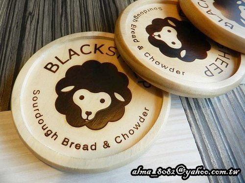 【桃園~ Black Sheep黑羊加州火烤餐廳】氣氛佳‧餐前麵包口感優