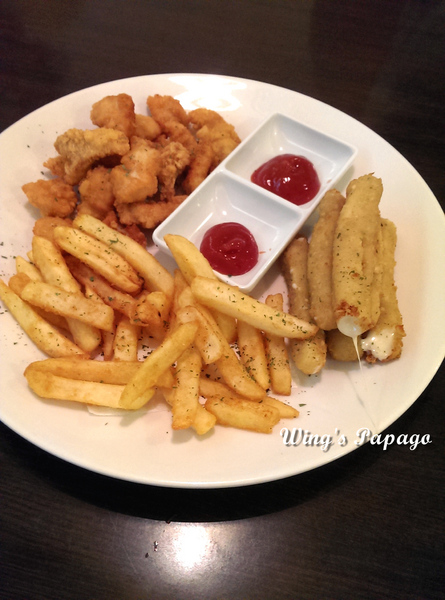 薩吧義麵洋食坊：【東門站】平價美味義麵。薩吧義麵洋食坊