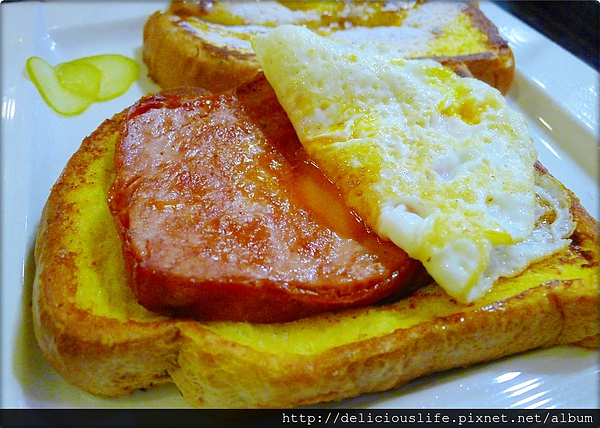 羅浮肉蛋布丁吐司近拍2 羅浮肉蛋布丁吐司近拍2