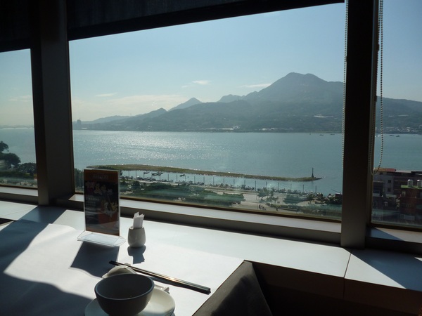 鳥窩窩私房菜(名統百貨店)：蒜泥白肉也能當衣架曬---鳥窩窩私房菜名統百貨店