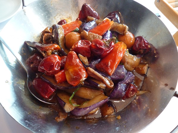 鳥窩窩私房菜(名統百貨店)：蒜泥白肉也能當衣架曬---鳥窩窩私房菜名統百貨店