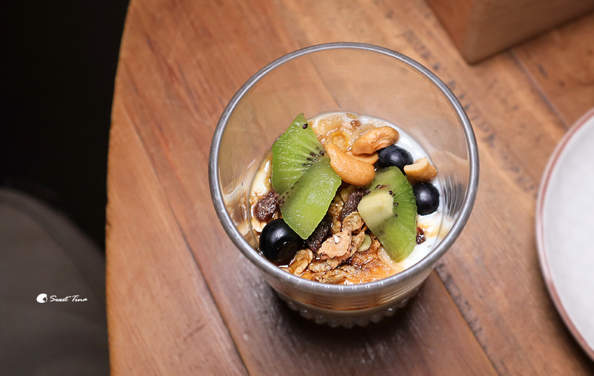 333 RESTAURANT %26; BAR