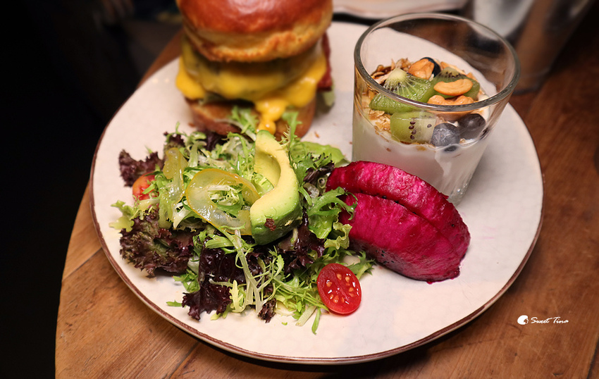 333 RESTAURANT %26; BAR