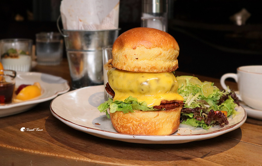 333 RESTAURANT %26; BAR