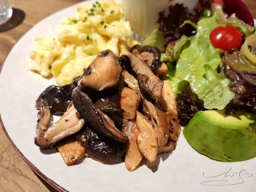 333 RESTAURANT %26; BAR (7).jpg