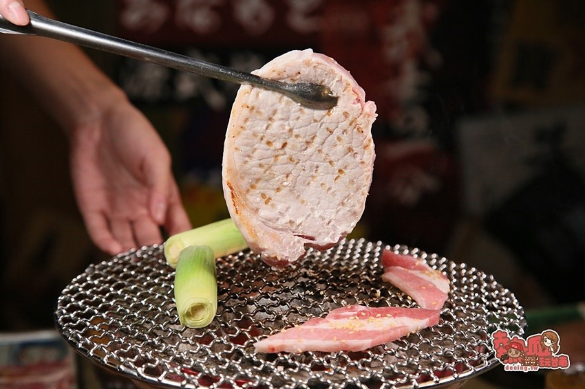 【台南美食】台南最狂日式居酒屋，竟然連大阪地標固力果跑跑人都搬進店：nest炭火燒肉專門 - 熱血玩台南。跳躍新世界