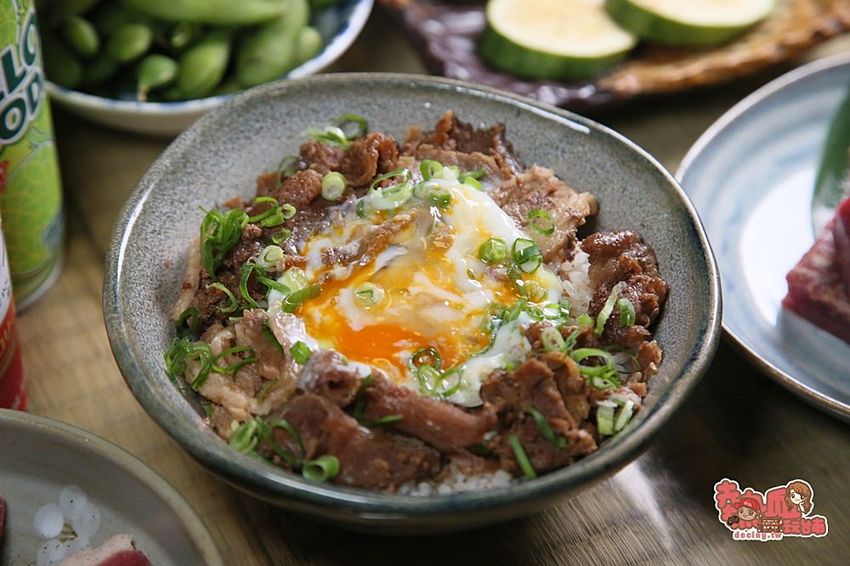 【台南美食】台南最狂日式居酒屋，竟然連大阪地標固力果跑跑人都搬進店：nest炭火燒肉專門 - 熱血玩台南。跳躍新世界