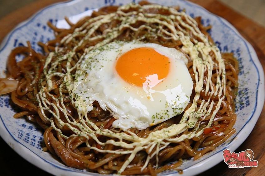 【台南美食】台南最狂日式居酒屋，竟然連大阪地標固力果跑跑人都搬進店：nest炭火燒肉專門 - 熱血玩台南。跳躍新世界