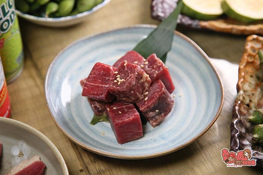 【台南美食】台南最狂日式居酒屋，竟然連大阪地標固力果跑跑人都搬進店：nest炭火燒肉專門 - 熱血玩台南。跳躍新世界