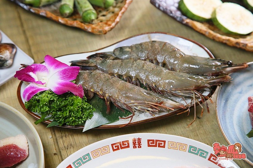 【台南美食】台南最狂日式居酒屋，竟然連大阪地標固力果跑跑人都搬進店：nest炭火燒肉專門 - 熱血玩台南。跳躍新世界