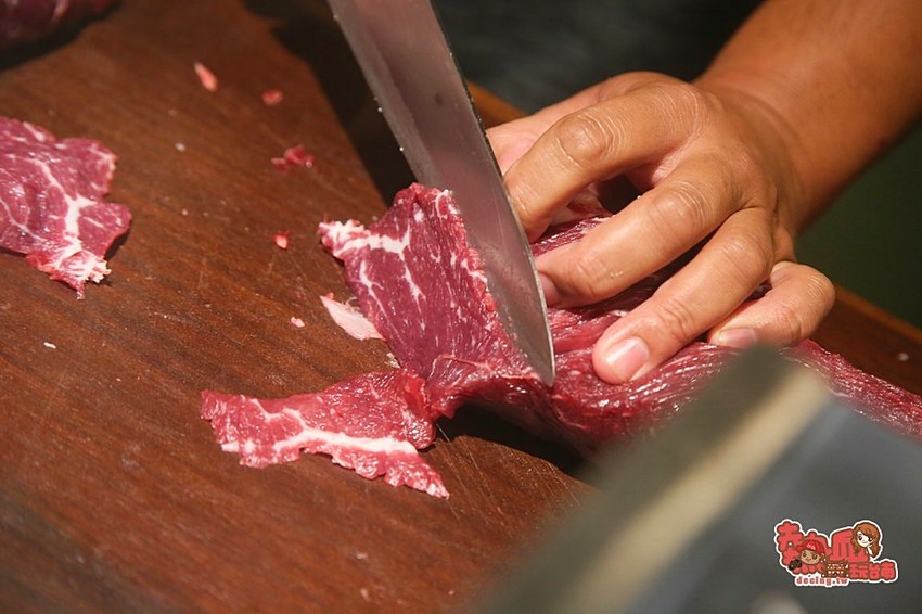 【台南火鍋】台南溫體牛吃這間，職棒球星和藝人的口袋名單：皇老爺溫體牛肉鍋 - 熱血玩台南。跳躍新世界