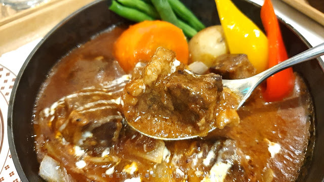 台北松江南京-泰迪農園咖哩：厚切牛排配大量蔬菜.日系咖哩醬自由配.咖哩控必訪