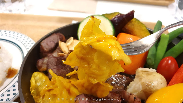 台北松江南京-泰迪農園咖哩：厚切牛排配大量蔬菜.日系咖哩醬自由配.咖哩控必訪