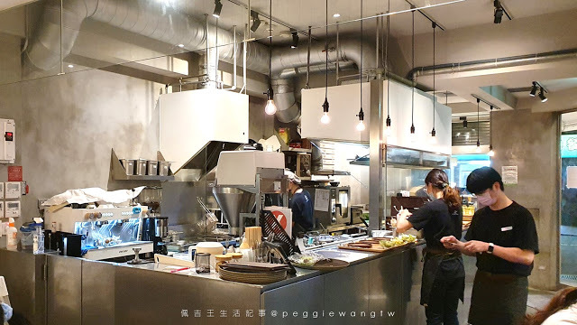 台北松江南京-泰迪農園咖哩：厚切牛排配大量蔬菜.日系咖哩醬自由配.咖哩控必訪